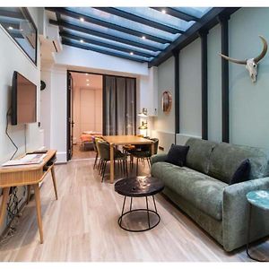 Apartment Saint Germain Des Pres By Studio Prestige
